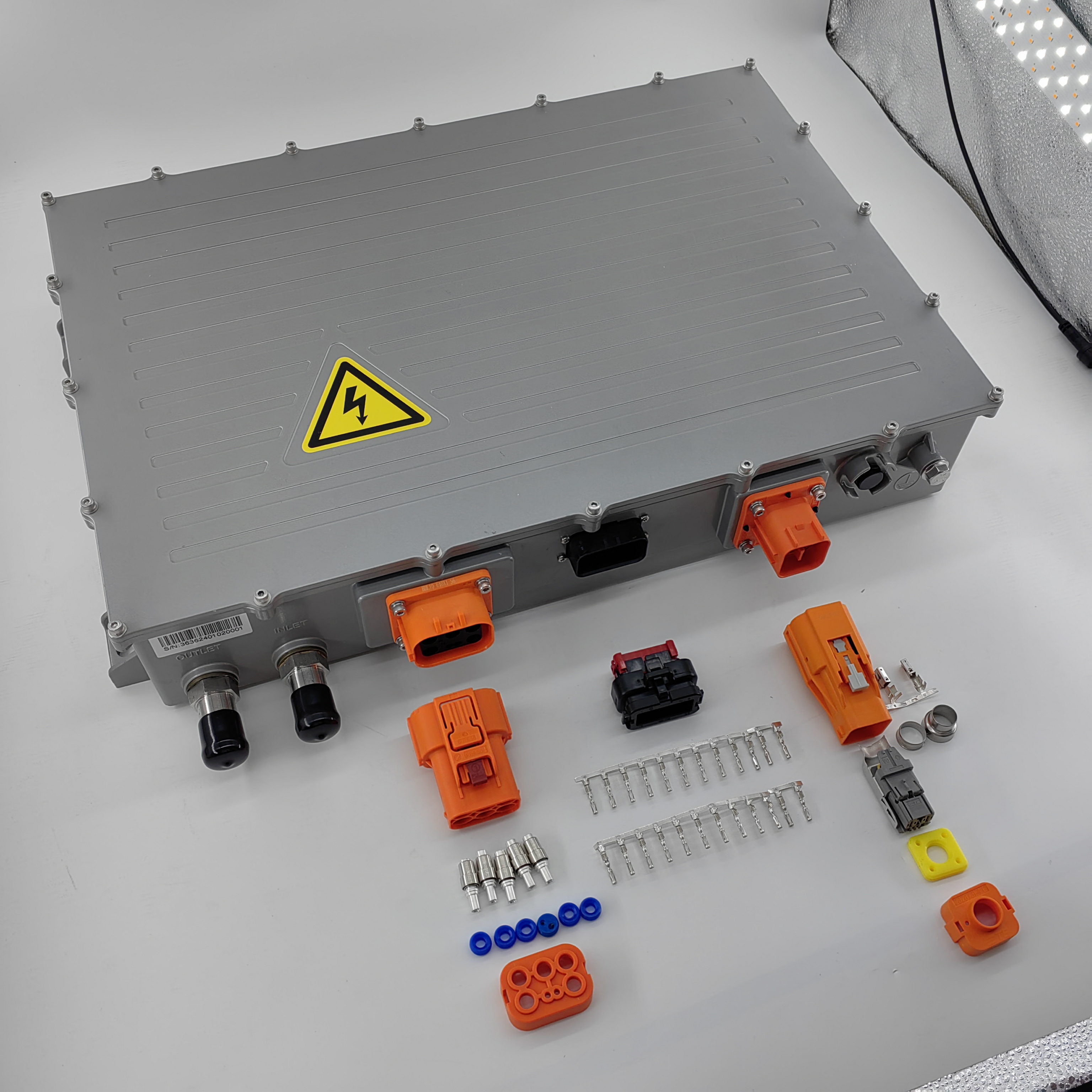 Cargador a bordo OBC de carga rápida de alta potencia de 20kw KL620-720-27 720V 27A para EV
